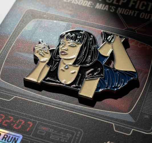 Mia Wallace Enamel Pin – Pulp Fiction Movie Brooch, 90s Grunge Pop Culture Lapel Badge for Jackets, Bags & Collectors